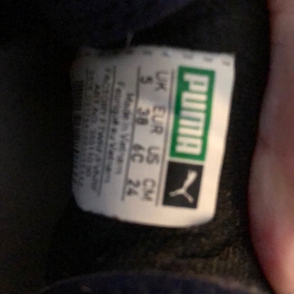 Blue suede pumas - Picture 5 of 5